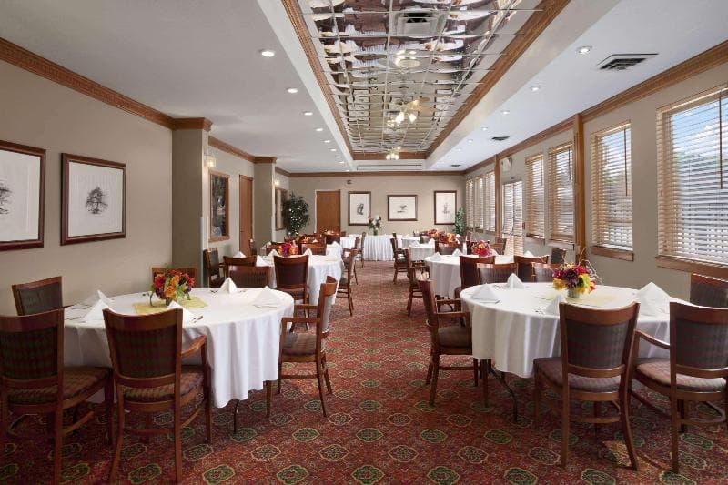 Ramada by Wyndham Saginaw Hotel & Suites 5