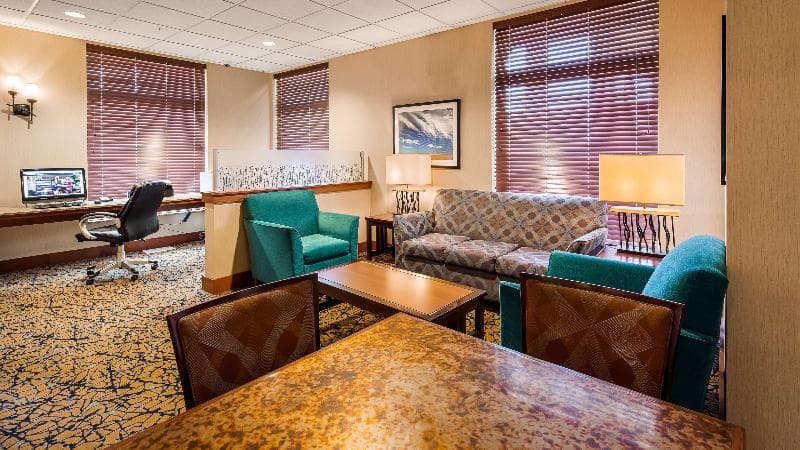 Best Western Golden Prairie Inn & Suites photo 1