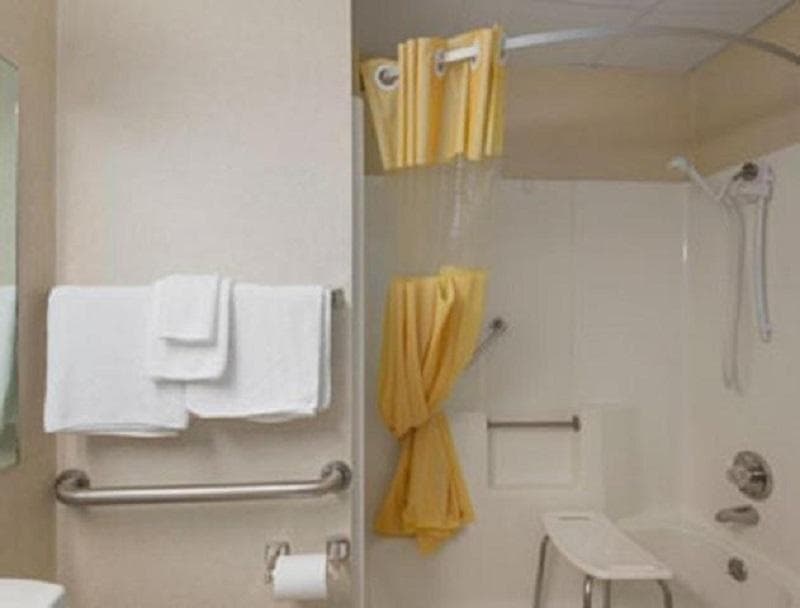 Days Inn By Wyndham Madisonville 5