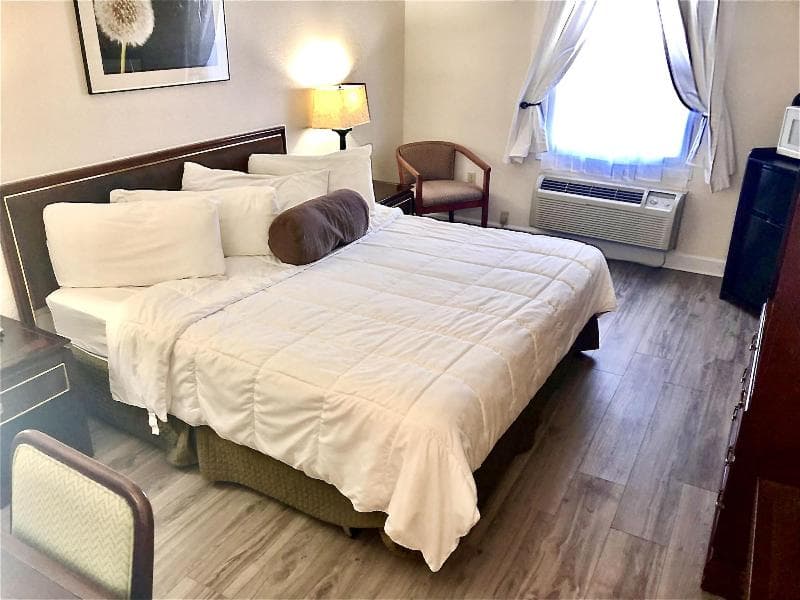 Bicentennial Inn 4