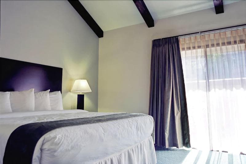 Cannery Row Inn 5