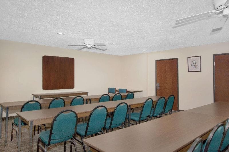 Microtel Inn & Suites By Wyndham Meridian 2