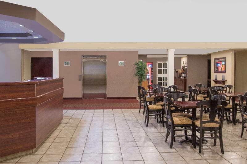 Microtel Inn & Suites By Wyndham Meridian 5