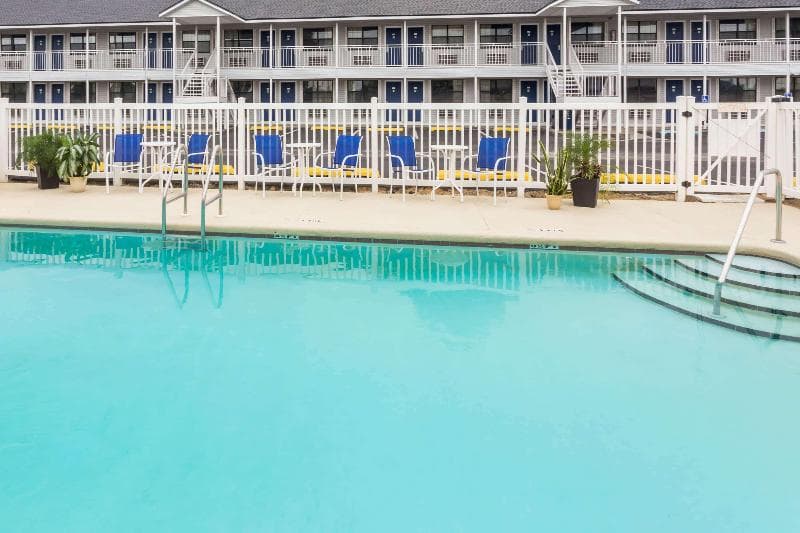 Days Inn By Wyndham Madison 5