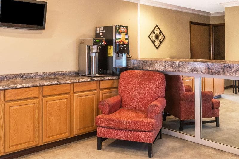 Days Inn By Wyndham Madison 3
