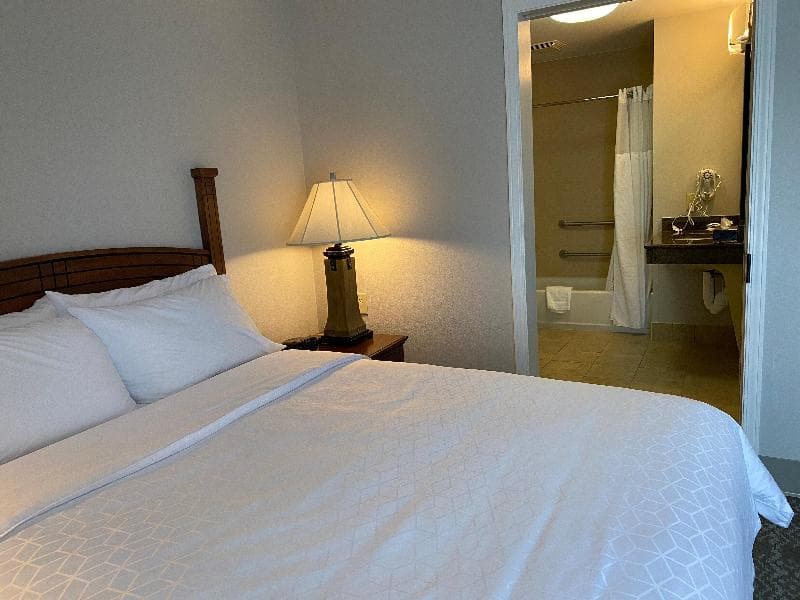 Staybridge Suites Milwaukee West-Oconomowoc photo 1