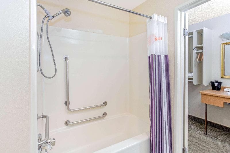 La Quinta Inn by Wyndham Milwaukee Airport / Oak Creek 4