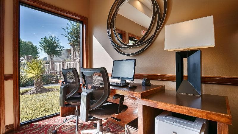 Best Western Rose Garden Inn & Suites photo 1