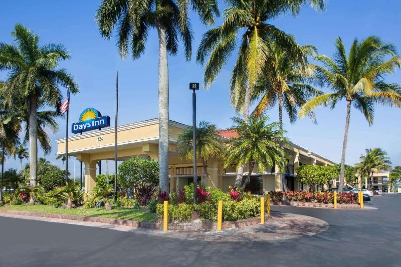 Days Inn By Wyndham Florida City photo 1