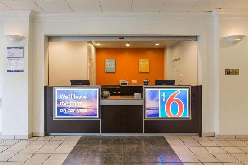 Motel 6 Cutler Bay 1