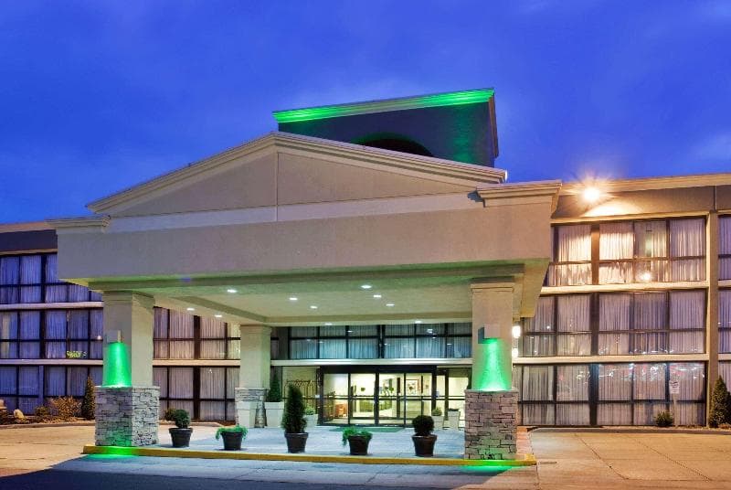 Wingate by Wyndham Kansas City photo 1