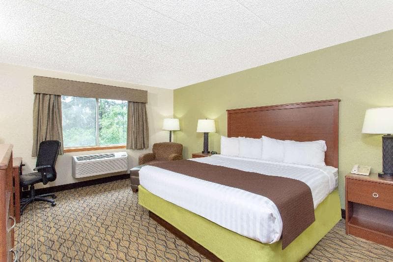 Americinn By Wyndham Sheboygan 2