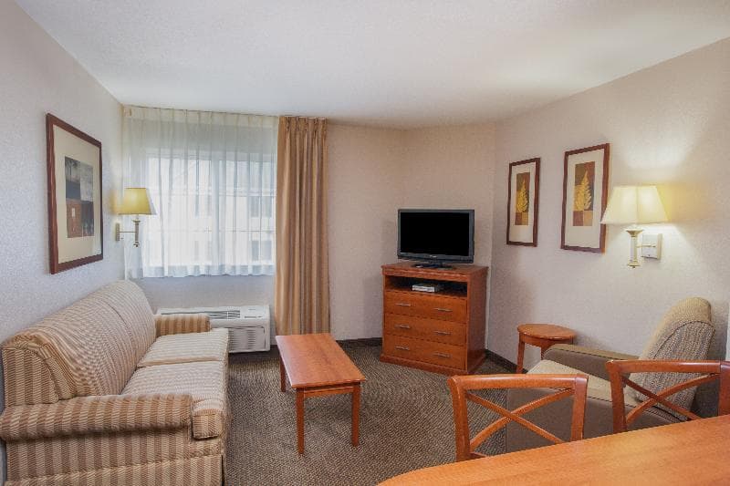 Candlewood Suites Merrillville 3