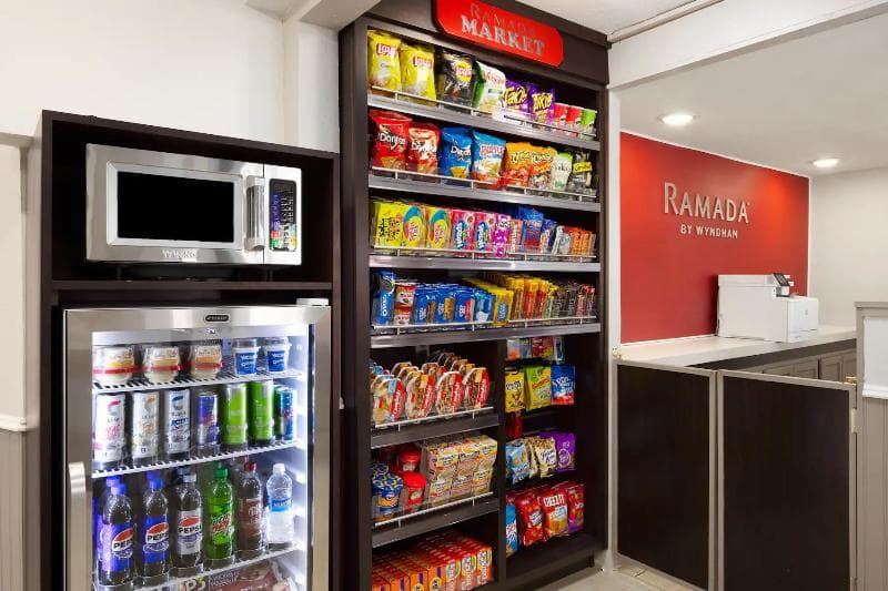 Ramada By Wyndham Medford Airport North photo 1
