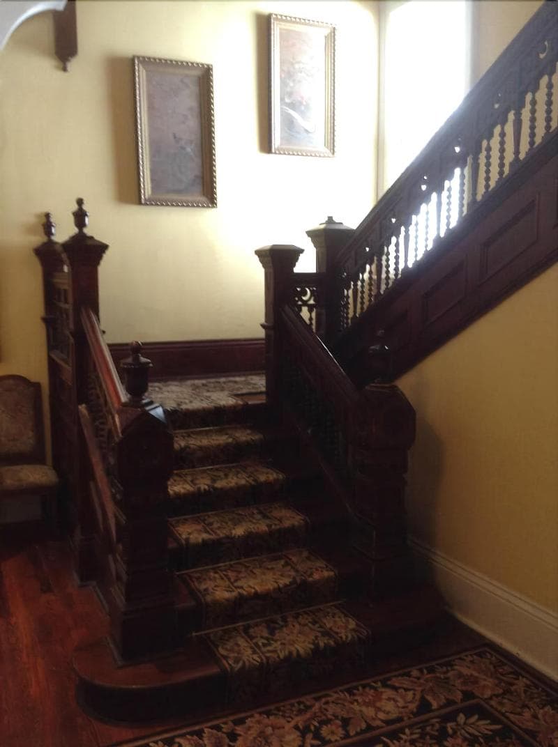 The Queen Anne 5