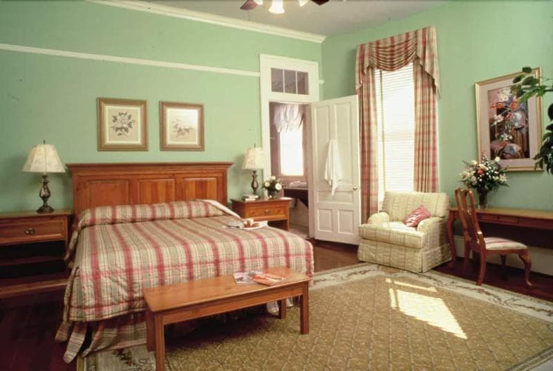 The Queen Anne main
