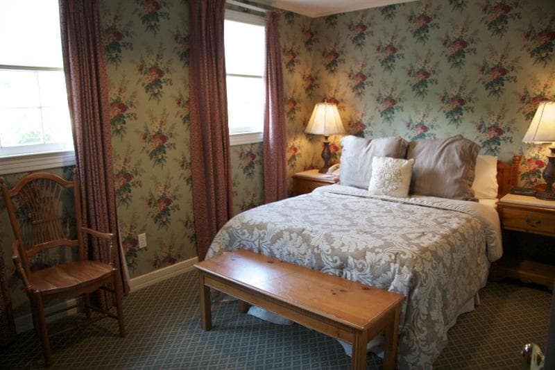 The Queen Anne 4