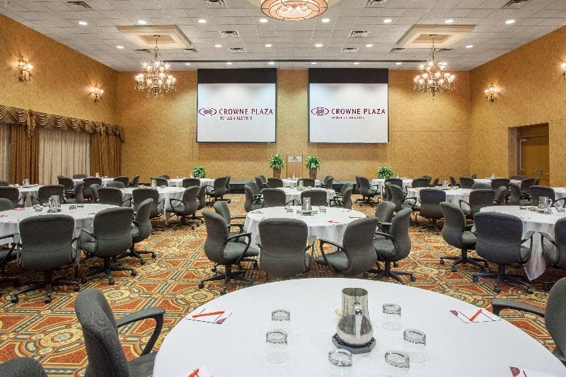 Crowne Plaza Minneapolis West 5