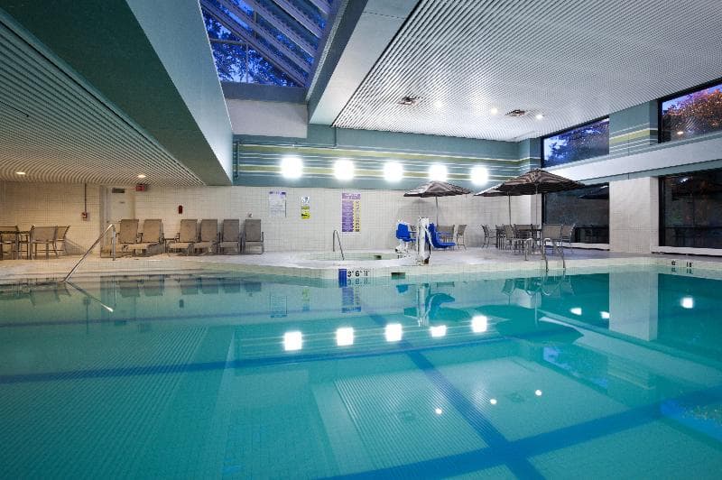 Crowne Plaza Minneapolis West 4
