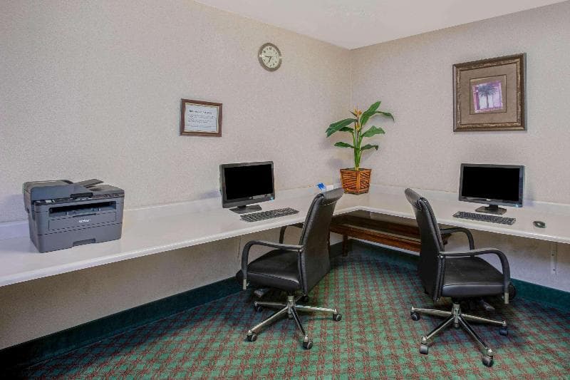 La Quinta Inn & Suites by Wyndham Modesto Salida photo 1