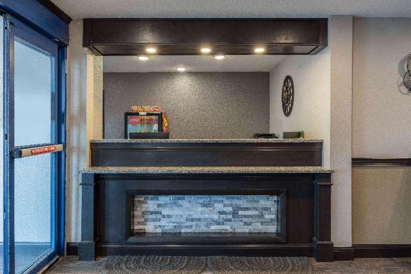 Travelodge By Wyndham Brooklyn Center 4