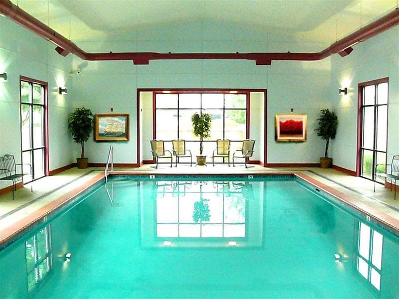 Rogue Regency Inn & Suites photo 1
