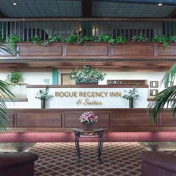 Rogue Regency Inn & Suites 5