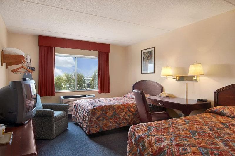 Super 8 By Wyndham Manchester Airport main