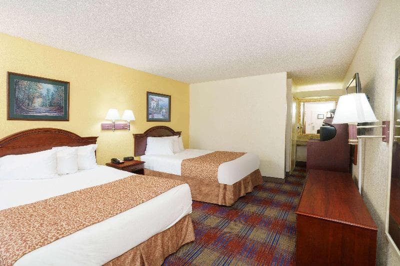 Travelodge by Wyndham Montgomery East photo 1