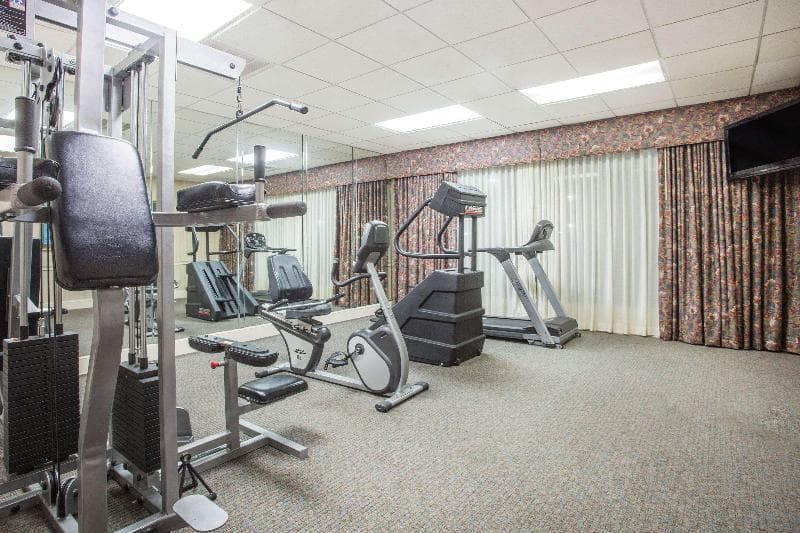 Ramada By Wyndham & Suites Warner Robins 2