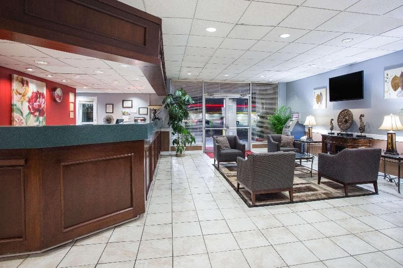 Ramada By Wyndham & Suites Warner Robins 5