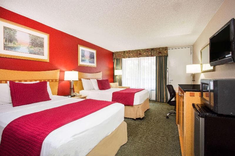 Ramada By Wyndham & Suites Warner Robins 4