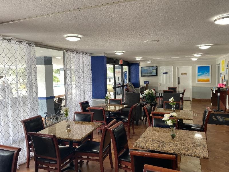 Days Inn By Wyndham Orlando Downtown 5