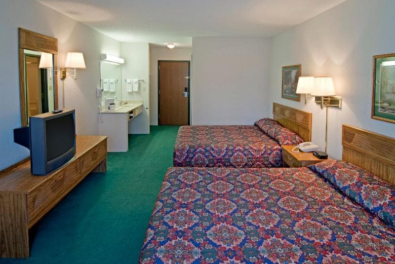 Americas Best Value Inn Tahquamenon Country 3