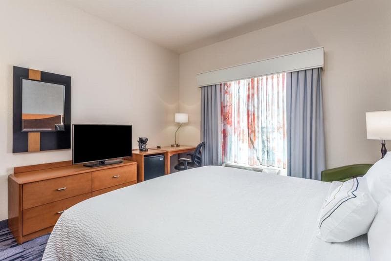 Fairfield Inn & Suites By Marriott Madison East 4