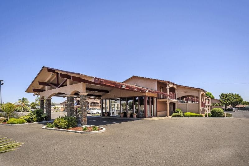 Days Inn by Wyndham Modesto 5