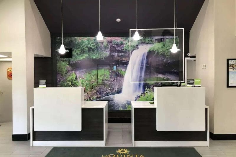 La Quinta Inn & Suites by Wyndham Minneapolis Northwest 4
