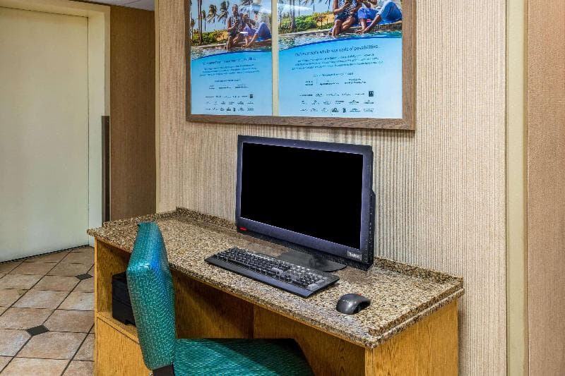 Baymont by Wyndham Meridian photo 1