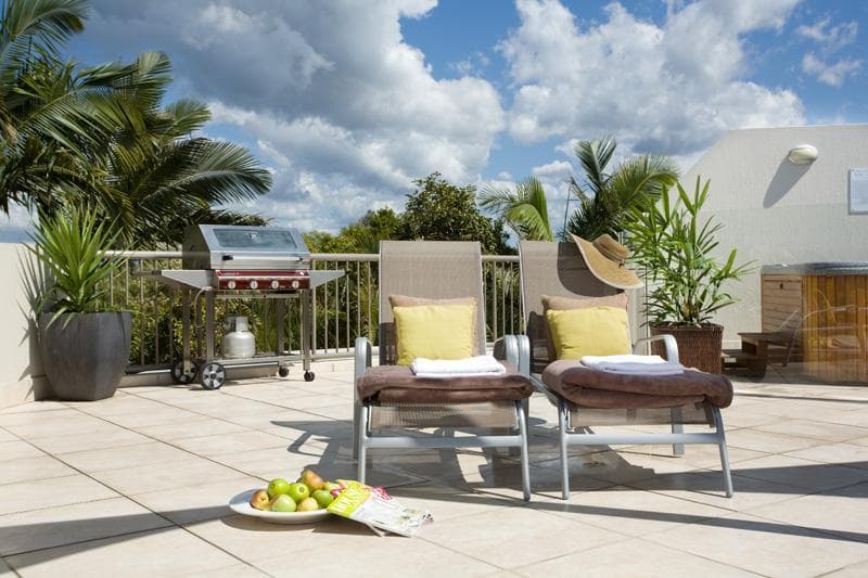 Noosa Tropicana main