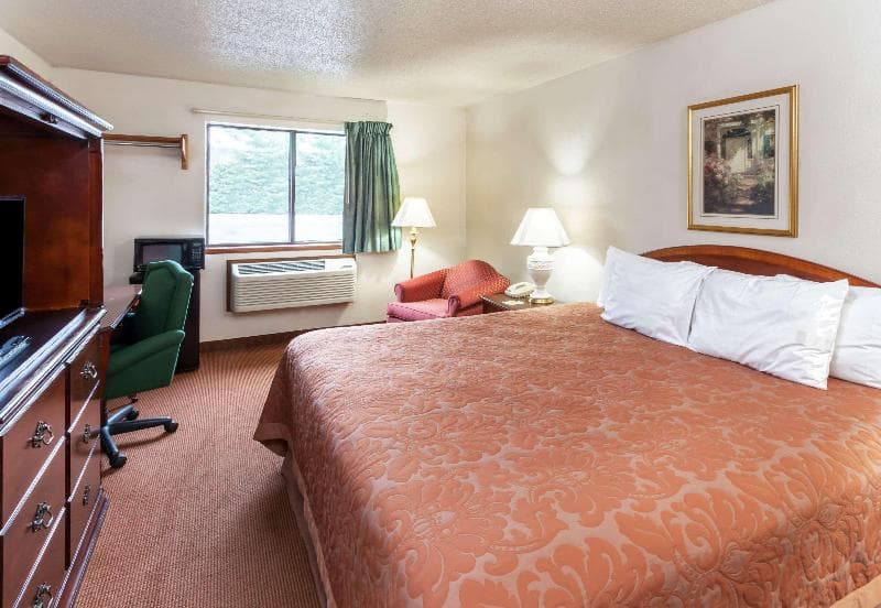 Super 8 By Wyndham Portage - In 4