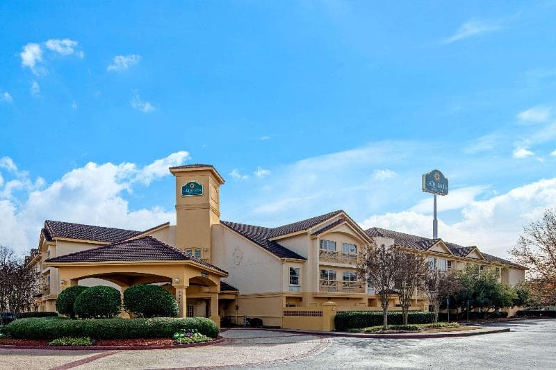 La Quinta Inn & Suites by Wyndham Macon 3
