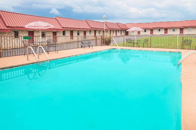 Days Inn By Wyndham Mountain View photo 1