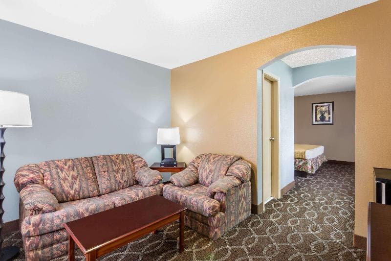 Baymont By Wyndham Mobile/Tillmans Corner photo 1