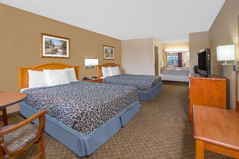 Days Inn by Wyndham Ruston photo 1