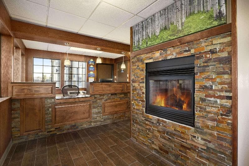 Days Inn & Suites By Wyndham Gunnison 5