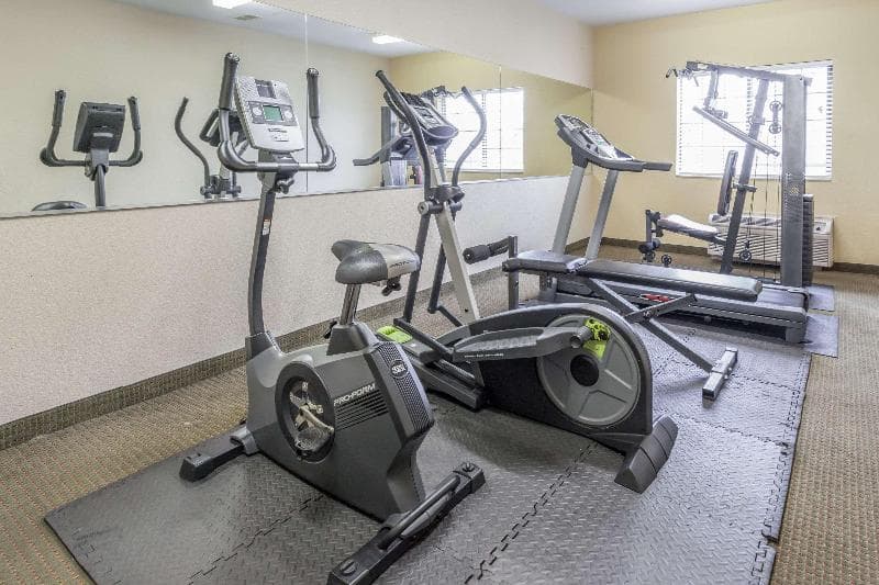 Days Inn by Wyndham Near Kansas Speedway 3