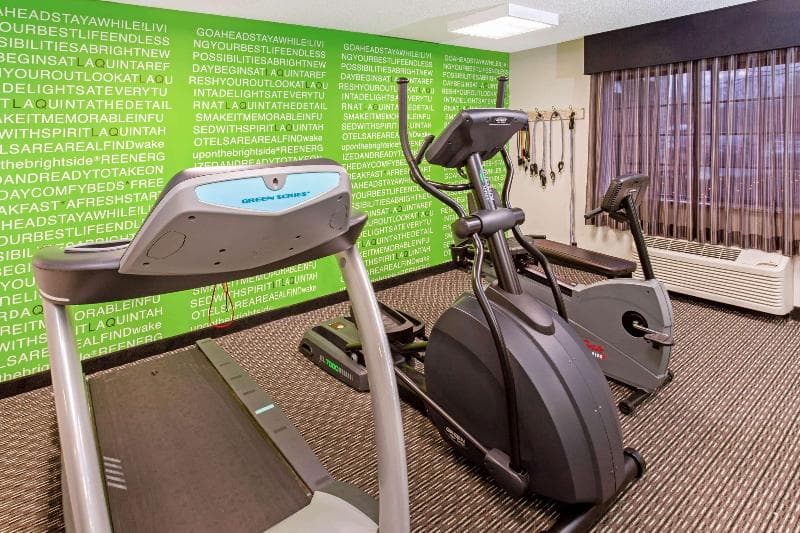 La Quinta Inn & Suites by Wyndham Milwaukee Delafield 2