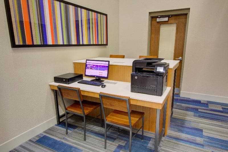 Holiday Inn Express Hotel & Suites Mankato East 5