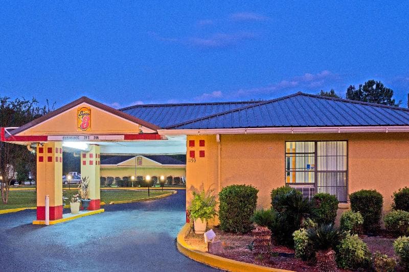 Super 8 By Wyndham Chipley 5