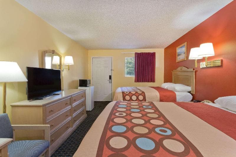 Super 8 By Wyndham Chipley photo 1